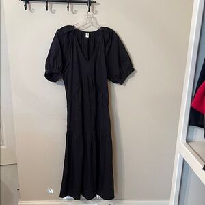 Black Puff-Sleeve Maxi Dress with V-Neck